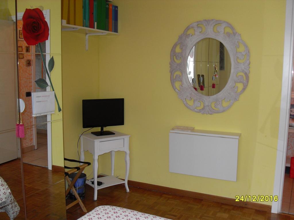 Готель Milan House Екстер'єр фото