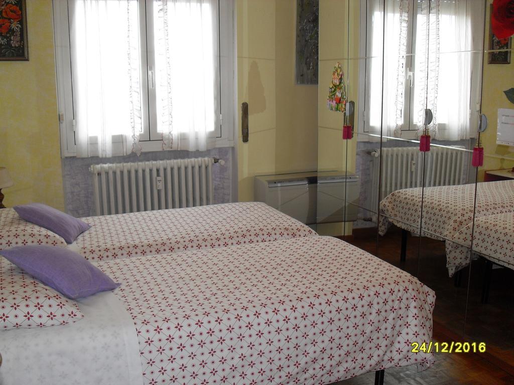 Готель Milan House Екстер'єр фото