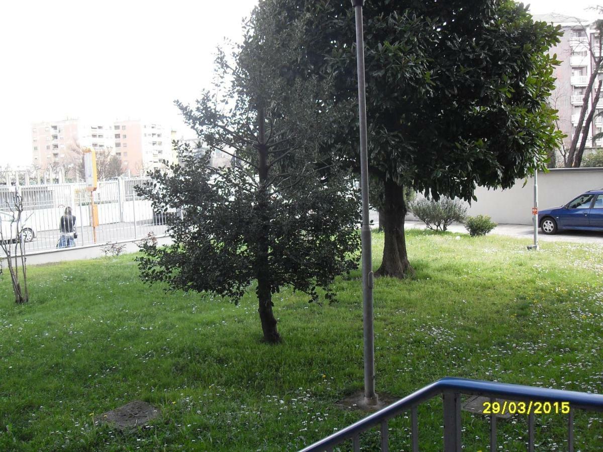 Готель Milan House Екстер'єр фото